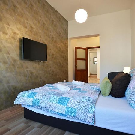 Corner Apartman เอ็กเกอร์ ภายนอก รูปภาพ