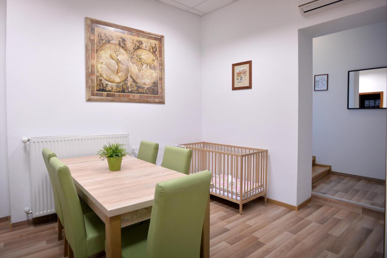 Corner Apartman เอ็กเกอร์ ภายนอก รูปภาพ