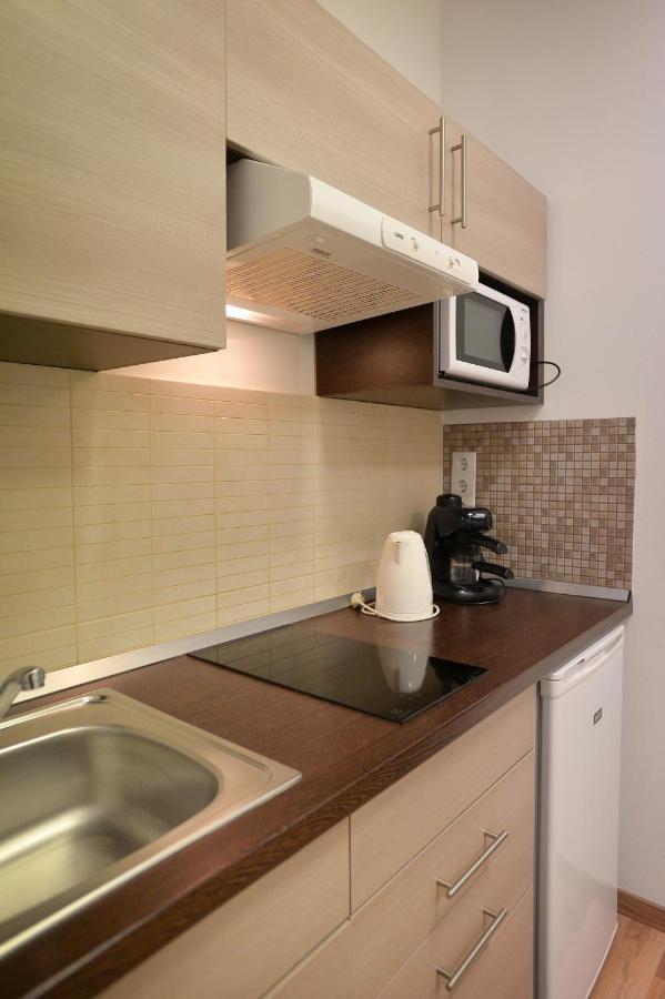 Corner Apartman เอ็กเกอร์ ภายนอก รูปภาพ