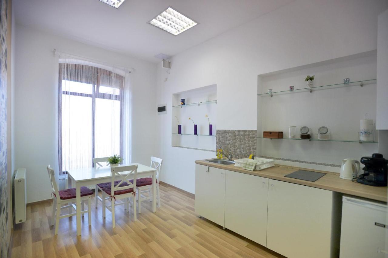Corner Apartman เอ็กเกอร์ ภายนอก รูปภาพ