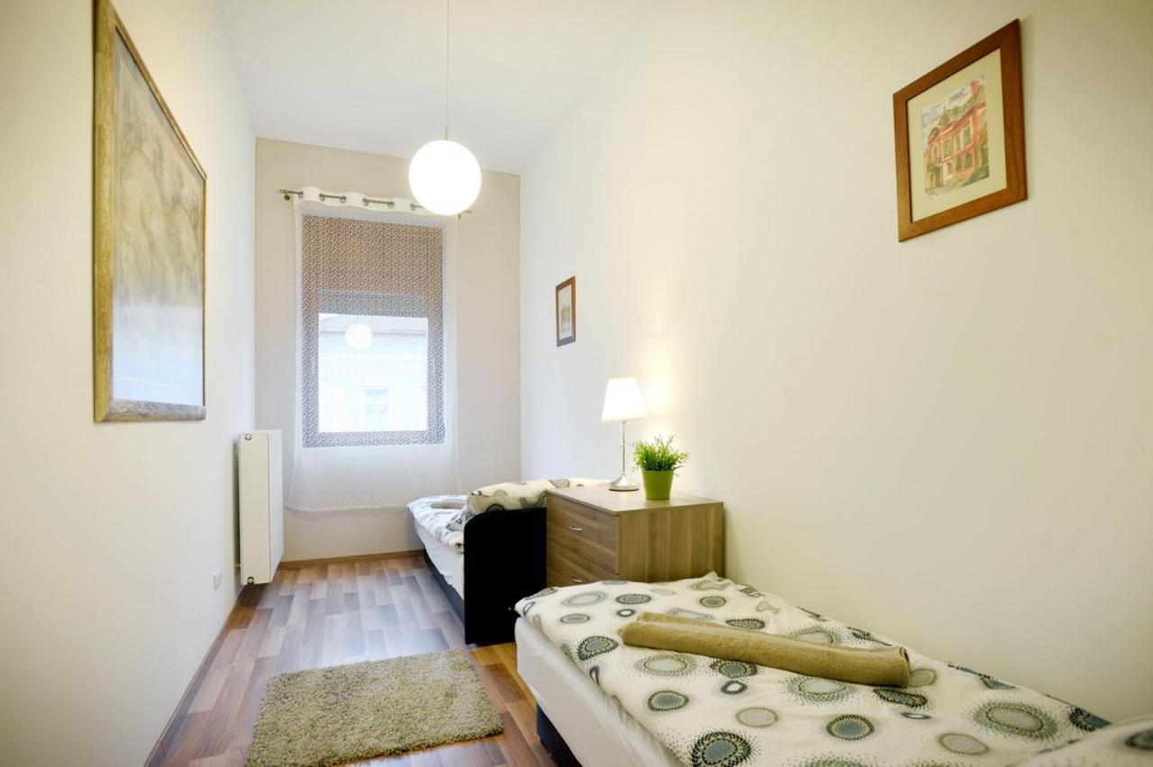 Corner Apartman เอ็กเกอร์ ภายนอก รูปภาพ