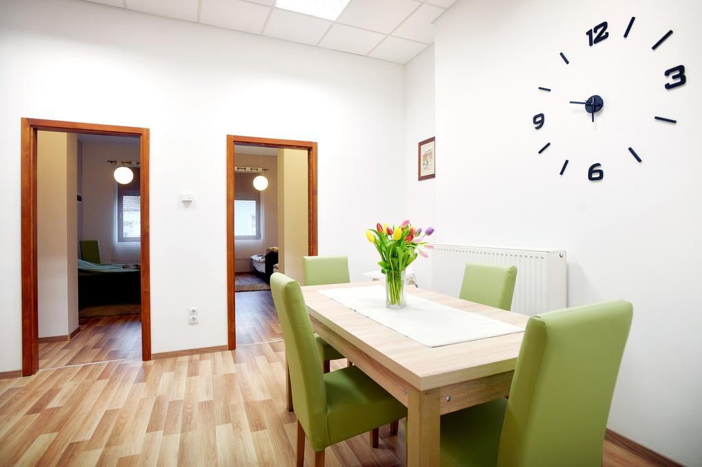 Corner Apartman เอ็กเกอร์ ห้อง รูปภาพ
