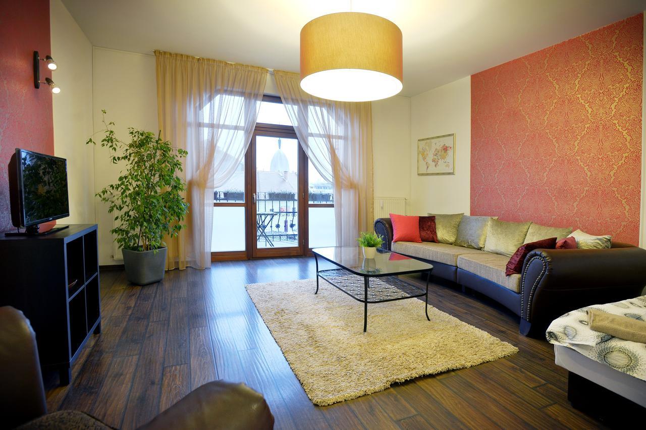 Corner Apartman เอ็กเกอร์ ภายนอก รูปภาพ